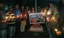 তামিলনাড়ুর কুন্নুরে হেলিকপ্টার দুর্ঘটনায় সস্ত্রীক মৃত আর্মি জেনারেলের আত্মার শান্তি কামনা খড়গপুরে তামিলনাড়ুর কুন্নুরে হেলিকপ্টার দুর্ঘটনায় সস্ত্রীক মৃত আর্মি জেনারেলের আত্মার শান্তি কামনা খড়গপুরে