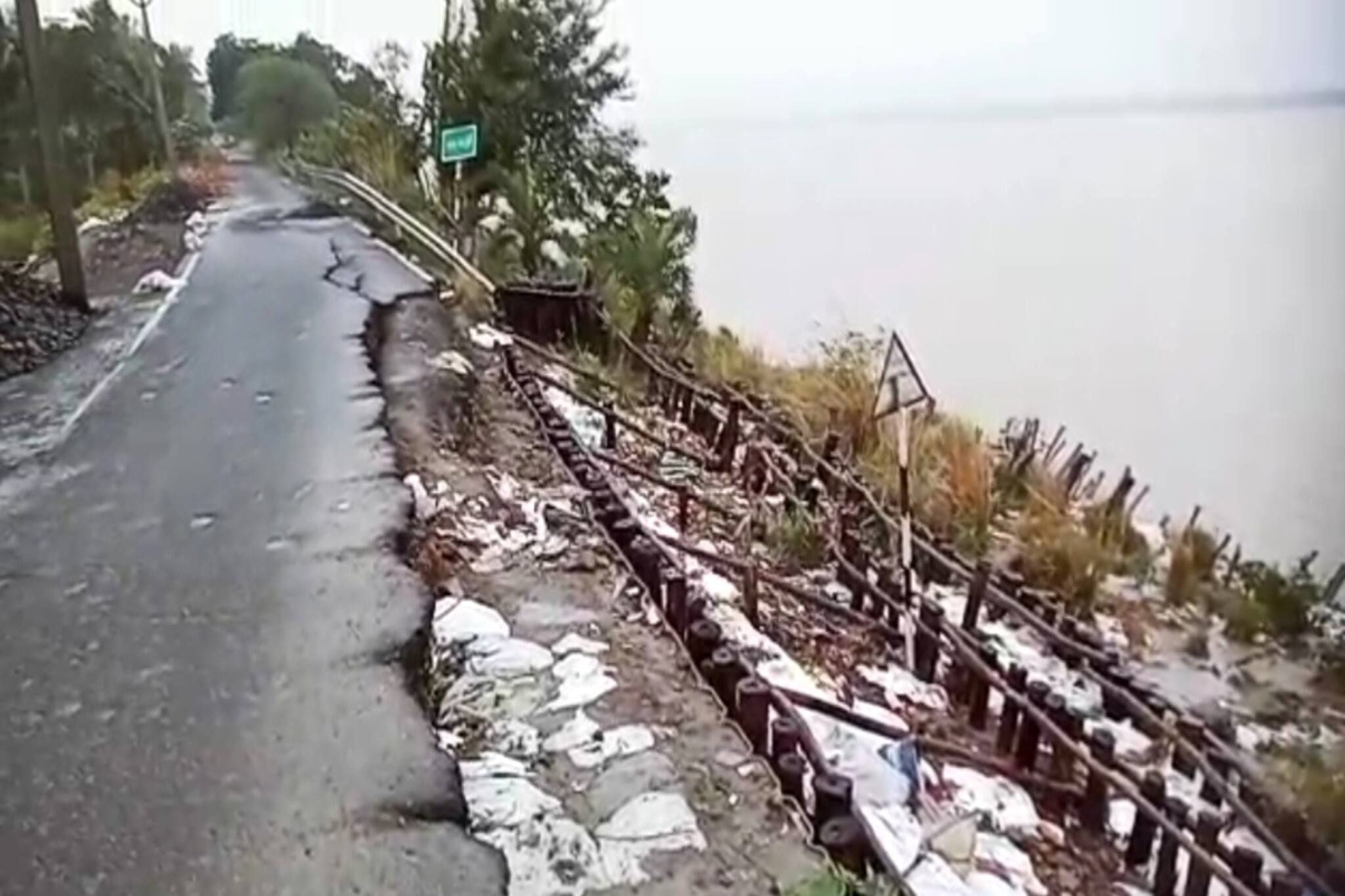 South 24 Parganas: নদী বাঁধ নিয়ে চিন্তায় বজবজ দু'নম্বর ব্লকের বাসিন্দারা