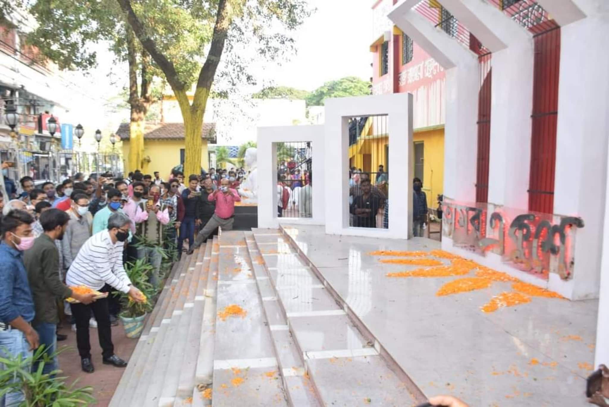 কান্দি রাজ কলেজে ঝটিকা সফরে বাংলাদেশের বিদেশ প্রতিমন্ত্রী শাহরিয়ার আলম 