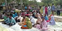 গ্রামবাসীদের নিয়ে আলোচনা সভা কেতুগ্রামের রাজুর গ্রামে গ্রামবাসীদের নিয়ে আলোচনা সভা কেতুগ্রামের রাজুর গ্রামে