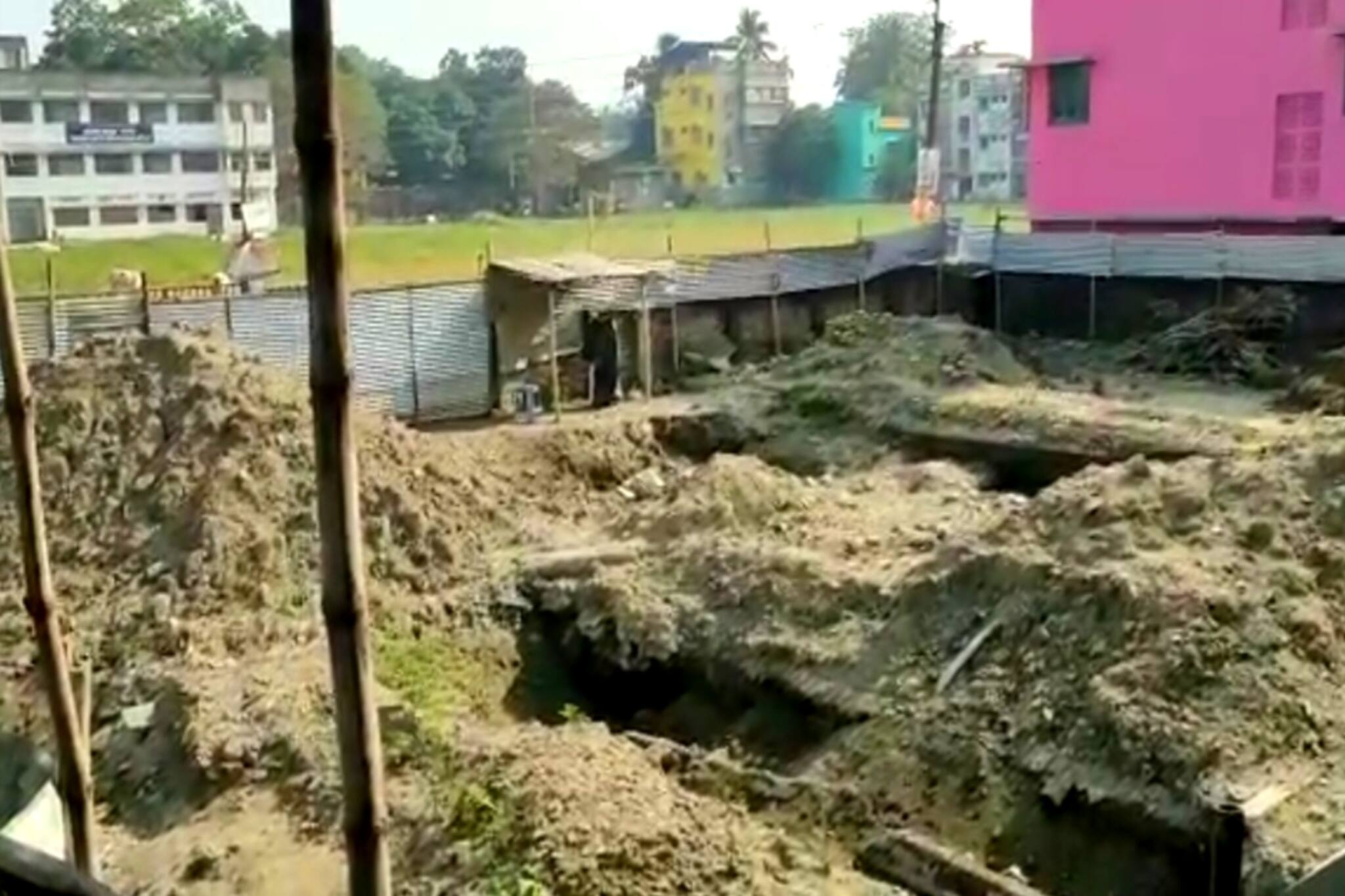 South 24 Parganas- অবৈধ নির্মাণের বিরুদ্ধে পৌরসভায় অভিযোগ জানানোয় হামলার চেষ্টা দম্পতির উপর