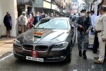 নারায়ণ দেবনাথের সঙ্গে দেখা করতে সস্ত্রীক শিবপুরে রাজ্যপাল নারায়ণ দেবনাথের সঙ্গে দেখা করতে সস্ত্রীক শিবপুরে রাজ্যপাল
