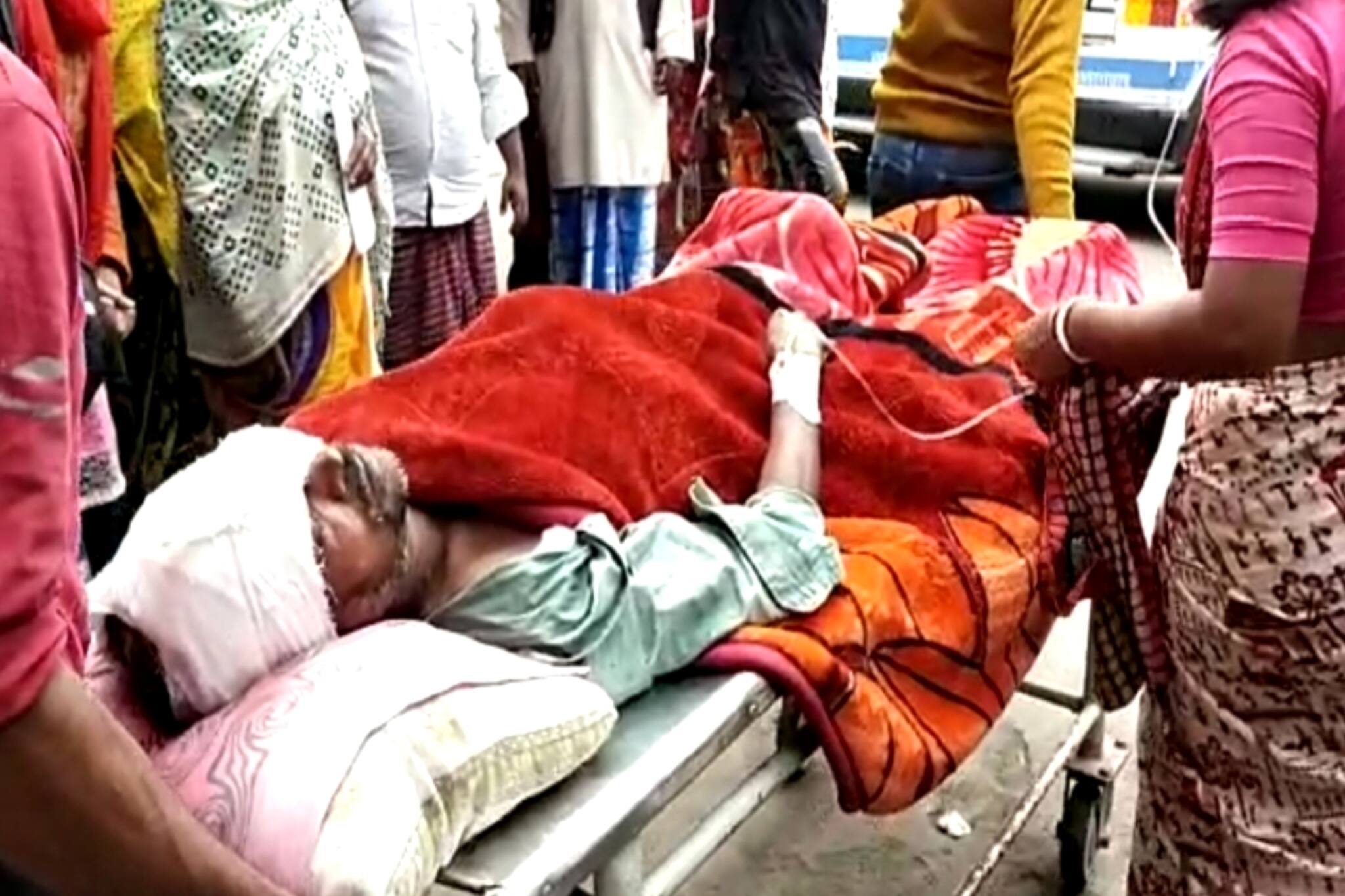 South 24 Parganas: বাঘের মুখ থেকে সঙ্গীকে বাঁচিয়ে নিয়ে আসলেন আর এক মৎস্যজীবী