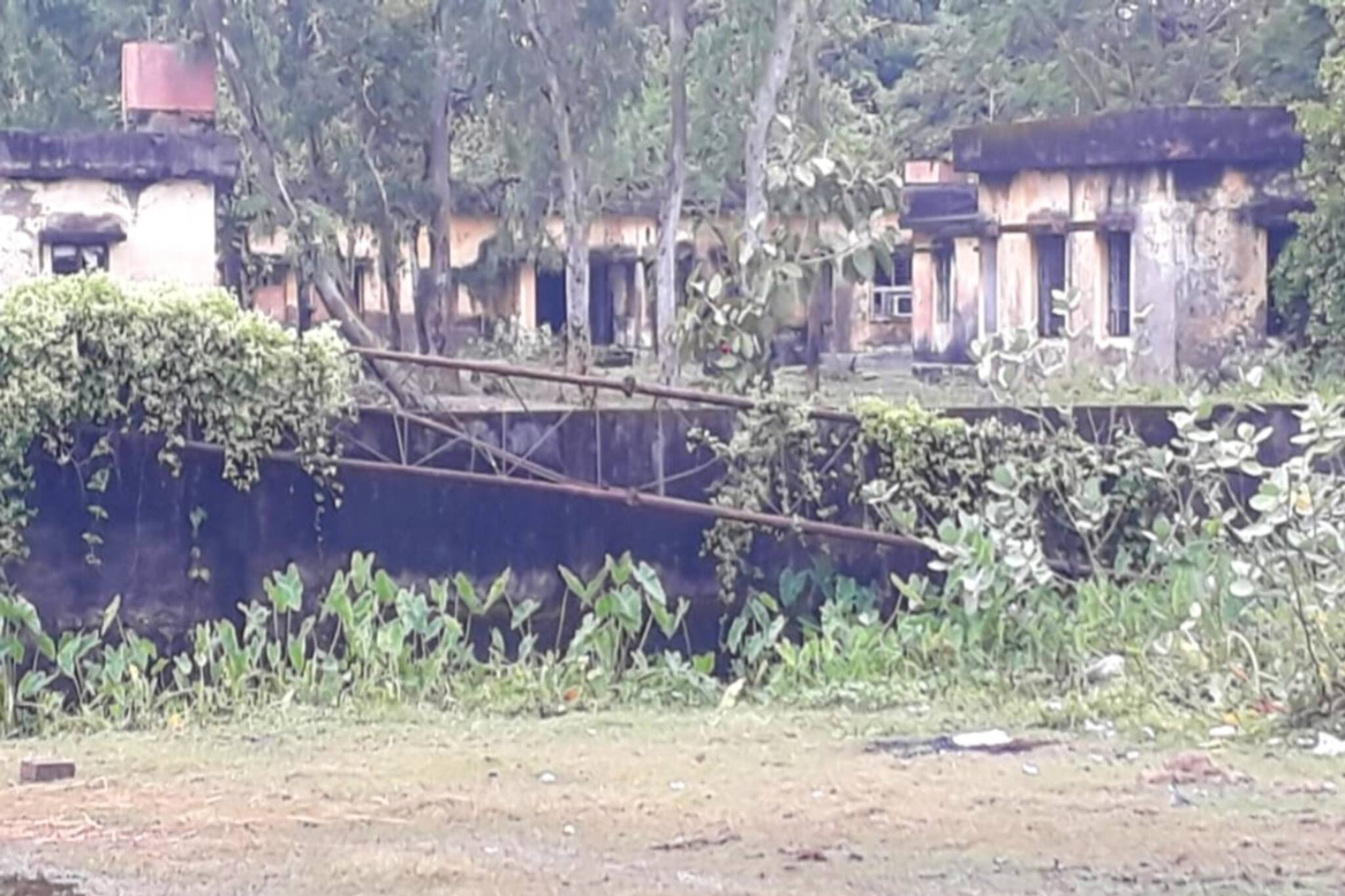 South 24 Parganas News- বেহাল অবস্থায় সুন্দরবনের প্রত্যন্ত এলাকার স্বাস্থ্যকেন্দ্র গুলি, অবিলম্বে সঠিক ভাবে চিকিৎসা ব্যবস্থা চালু করার দাবি স্থানীয় বাসিন্দাদের 