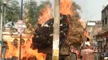 খড় বোঝাই ট্রাক্টরে আগুন, ভয়ঙ্কর ঘটনা নলহাটিতে