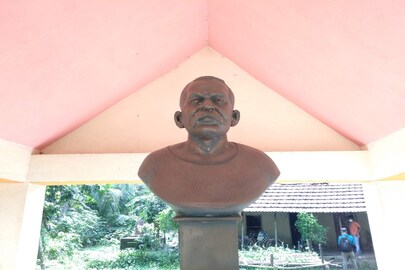 জন্মভিটায় সতীশ চন্দ্র সামন্তের মূর্তি