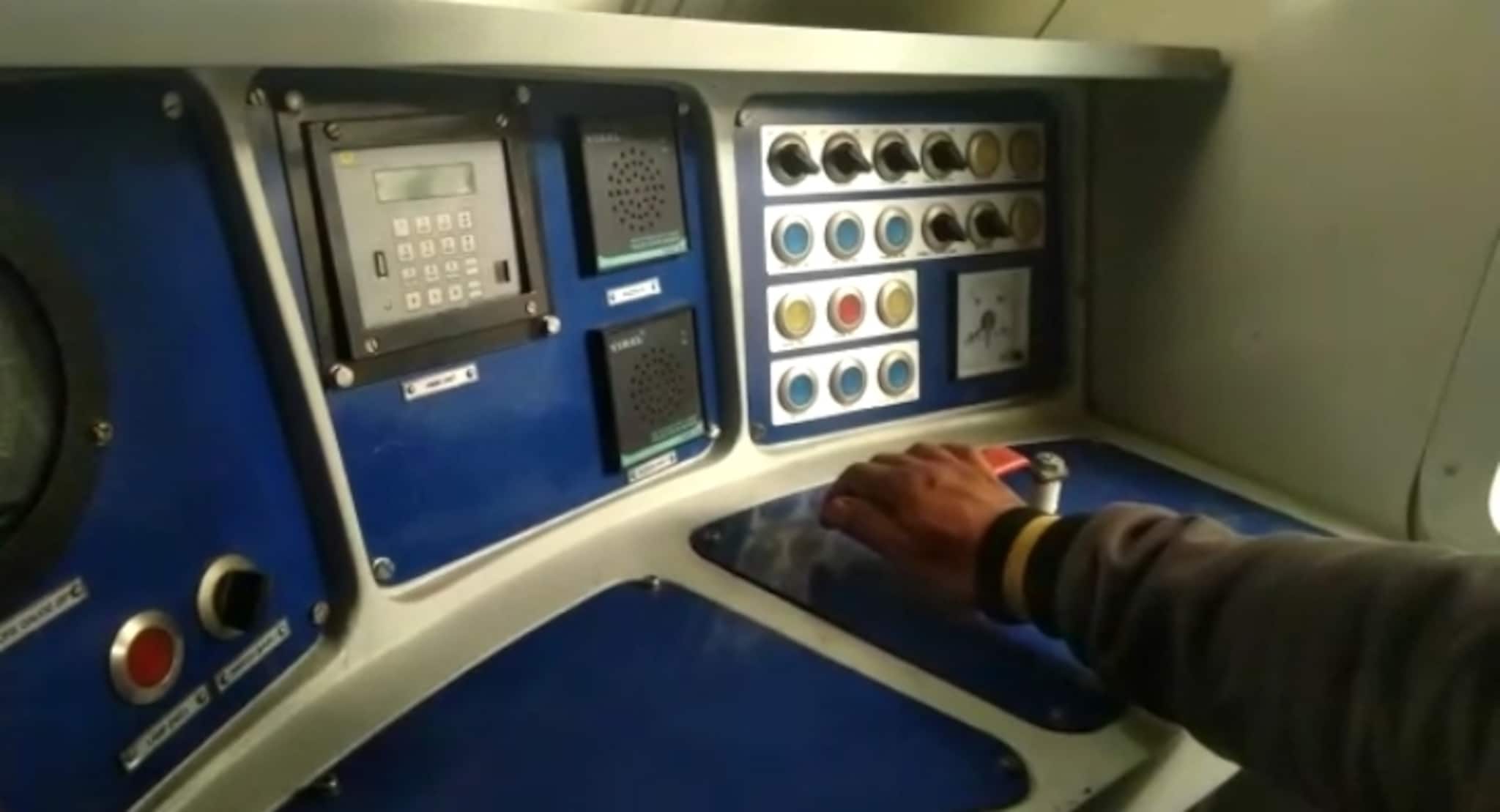 Paschim Bardhaman: বিমানের ধাঁচে শীতাতপ নিয়ন্ত্রিত অত্যাধুনিক চালকের কেবিন, ডিজিটাল ডিসপ্লে বোর্ড