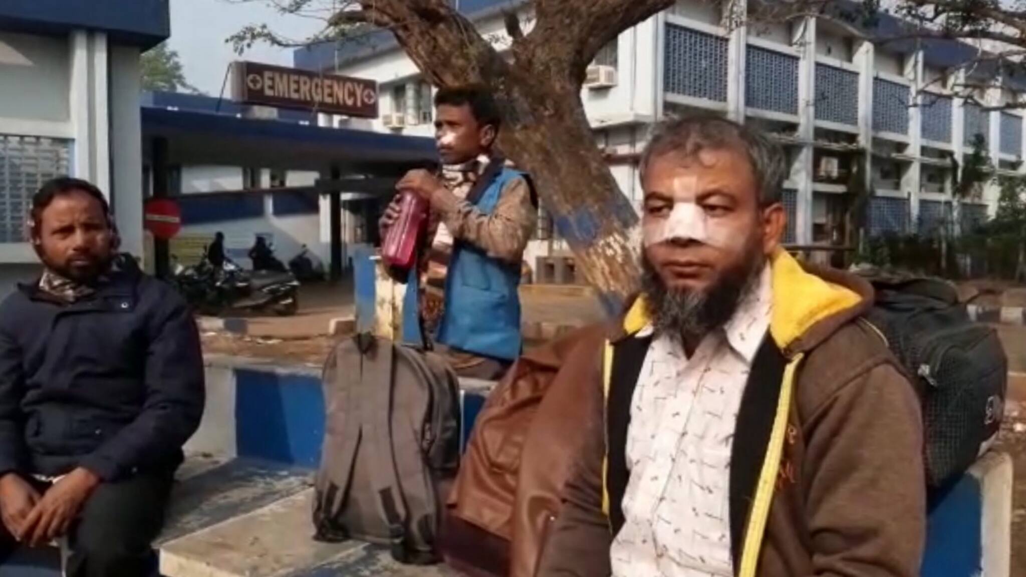 West Medinipur Accident : খড়্গপুরের রূপনারায়ণপুরে লরিতে যাত্রীবাহী বাসের ধাক্কা, আহত ১০ বাসযাত্রী