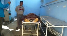 নিম্নচাপের বৃষ্টিতে নষ্ট হয়েছে আলু চাষ, দেনার দায়ে আত্মঘাতী চাষী। নিম্নচাপের বৃষ্টিতে নষ্ট হয়েছে আলু চাষ, দেনার দায়ে আত্মঘাতী চাষী।