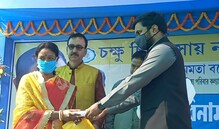 কান্দি পৌরসভার উদ্যোগে চোখের আলো প্রকল্পে প্রায় সাড়ে আটশো জন সাধারণ মানুষকে বিনামূল্যে চশমা বিতরণ কান্দি পৌরসভার উদ্যোগে চোখের আলো প্রকল্পে প্রায় সাড়ে আটশো জন সাধারণ মানুষকে বিনামূল্যে চশমা বিতরণ