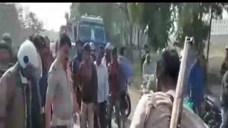 road block by common people in Purba Bardhaman road block by common people in Purba Bardhaman