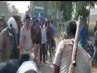 road block by common people in Purba Bardhaman