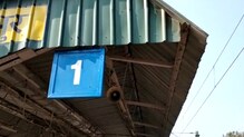 ট্রেনের অ্যানাউন্সমেন্ট না হওয়াতে সমস্যায় নিত্যযাত্রীরা ট্রেনের অ্যানাউন্সমেন্ট না হওয়াতে সমস্যায় নিত্যযাত্রীরা