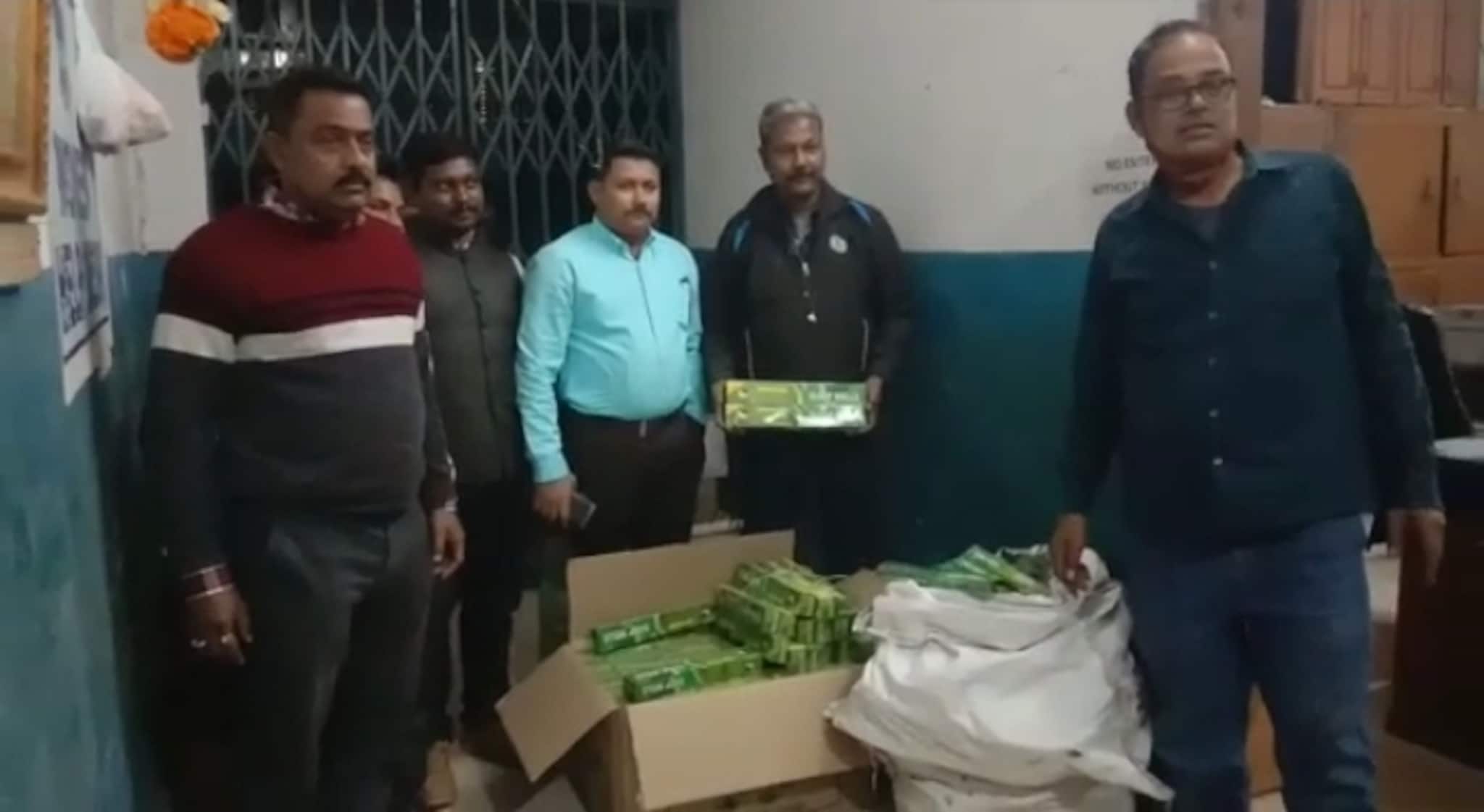 West Bardhaman News- নামী সংস্থার লেভেল ব্যবহার করে দেদার বিক্রি হচ্ছিল নকল মশানাশক ধুপ। অভিযান এনফোর্সমেন্ট ব্রাঞ্চের।