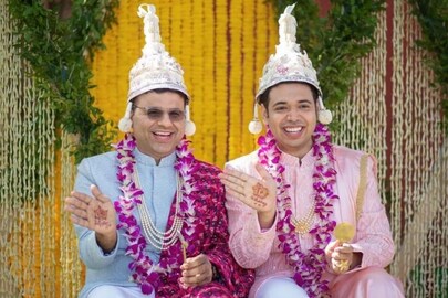 হায়দ্রাবাদে বিবাহ বন্ধনে আবদ্ধ হল সুপ্রিয়-অভয়।