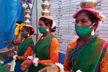 সবলা মেলার উদ্বোধনে আদিবাসী নৃত্য