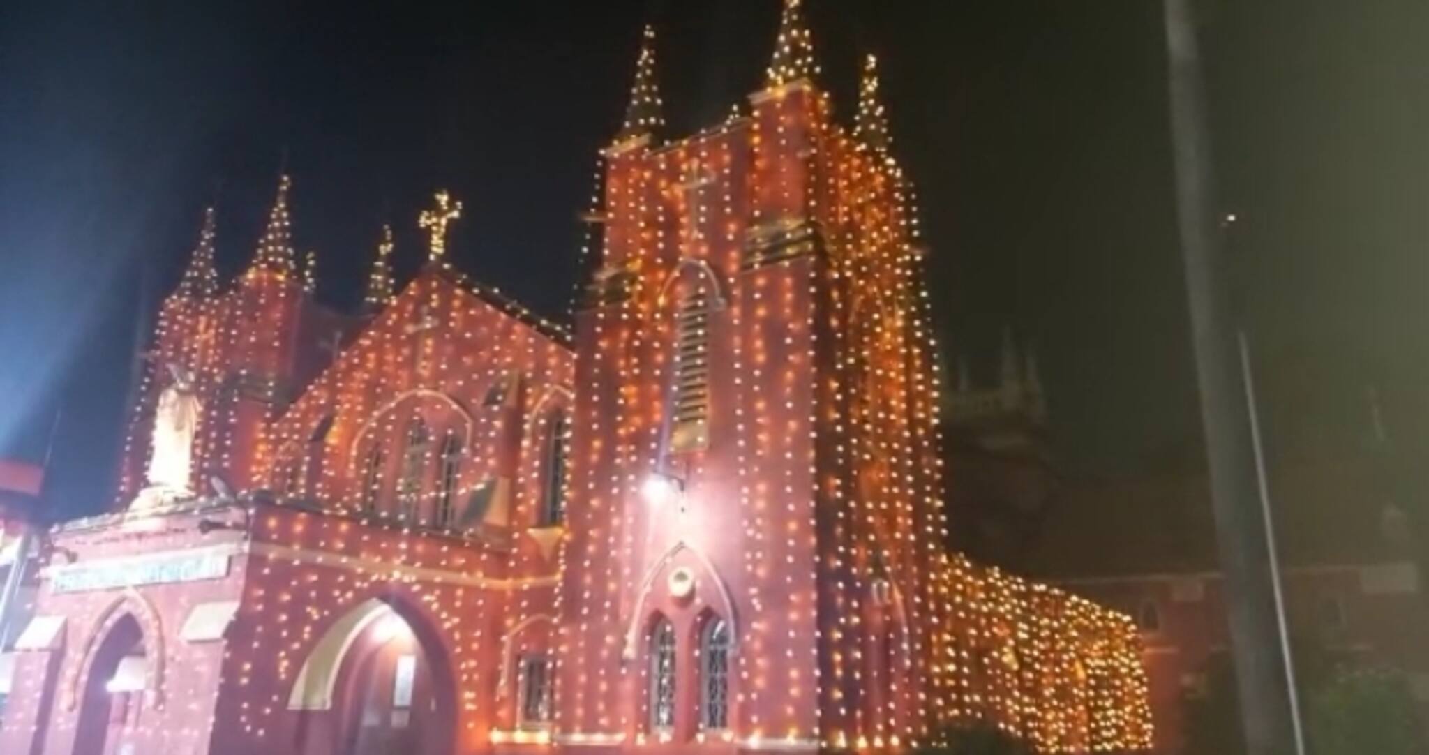 Paschim Bardhaman: চার্চগুলির পাশাপাশি রঙিন আলোয় সেজে উঠছে শহর আসানসোল