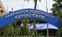 মেদিনীপুর ও খড়্গপুর পৌরসভার নির্বাচন ২৭ ফেব্রুয়ারি, হাইকোর্টে জানাল নির্বাচন কমিশন। মেদিনীপুর ও খড়্গপুর পৌরসভার নির্বাচন ২৭ ফেব্রুয়ারি, হাইকোর্টে জানাল নির্বাচন কমিশন।