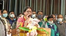পুর নির্বাচনের আবহে দুর্গাপুরের নতুন মেয়র পদে শপথ নিলেন অনিন্দিতা মুখার্জি। পুর নির্বাচনের আবহে দুর্গাপুরের নতুন মেয়র পদে শপথ নিলেন অনিন্দিতা মুখার্জি।