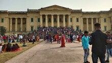 বড়দিনে হাজারদুয়ারিতে পর্যটকদের ভিড়।
