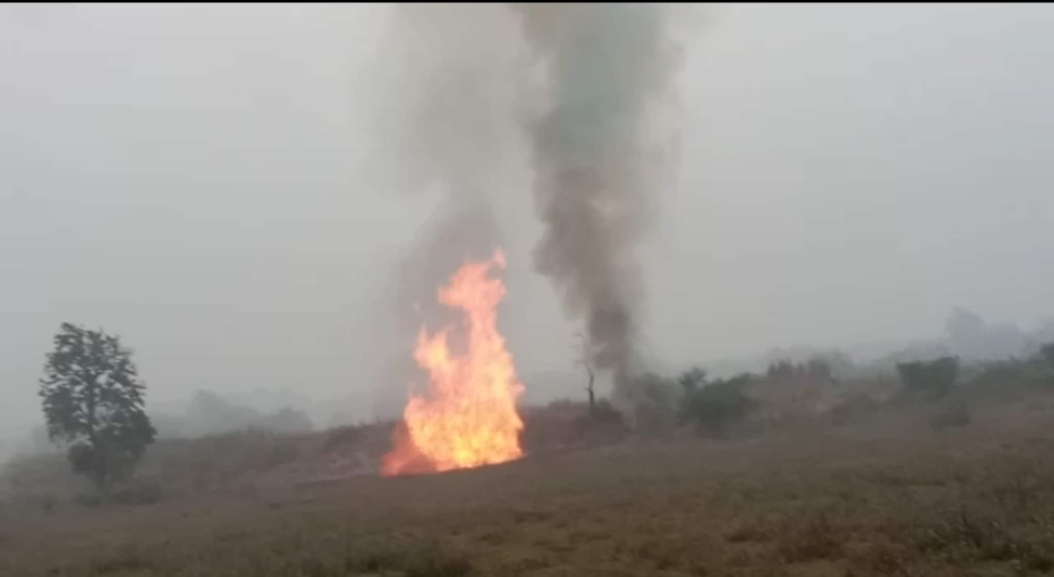 Paschim Bardhaman: কয়লা খনিতে আগুন, মাটিচাপা দিয়ে নেভানোর চেষ্টা