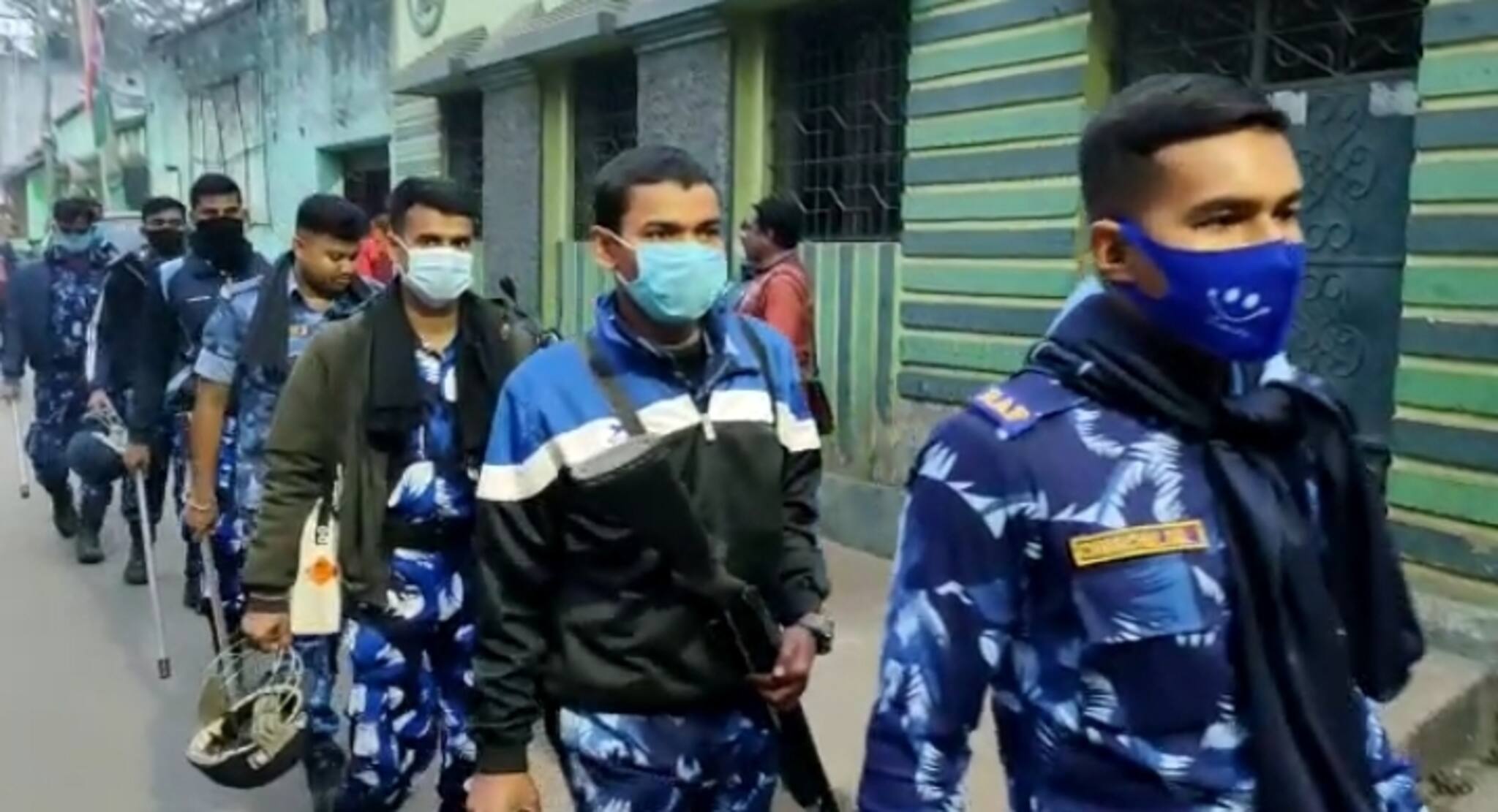 West Bardhaman News- ঘোষণা হতেই আসানসোলে নির্বাচনের আবহ। কুলটি থানার এলাকায় পুলিশের রুটমার্চ।