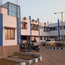 ওমিক্রন আতঙ্কের মধ্যেই পুর নির্বাচন। বিধানসভার মতো করোনা বিধি মেনেই হবে ভোট। ওমিক্রন আতঙ্কের মধ্যেই পুর নির্বাচন। বিধানসভার মতো করোনা বিধি মেনেই হবে ভোট।