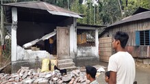 দাতালের দৌরাত্ম্যে ক্ষতিগ্রস্ত দুই বাড়ি! সঙ্গে সাবার মজুত ধান দাতালের দৌরাত্ম্যে ক্ষতিগ্রস্ত দুই বাড়ি! সঙ্গে সাবার মজুত ধান