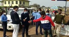 ওমিক্রণ উদ্বেগ! পিকনিকস্পটে প্রচার এবং মাস্ক বিলি পুলিশের।