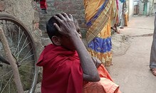 মেদিনীপুরের কালগাং এলাকার চরম দুর্দশাগ্রস্ত পরিবারের জন্য সরকারি সাহায্যের আর্জি প্রতিবেশীদের