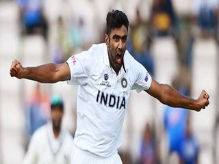 ভারতের মাটিতে টেস্ট ক্রিকেটে দ্বিতীয় বোলার হিসেবে ৩০০ উইকেট নিয়েছেন অশ্বিন