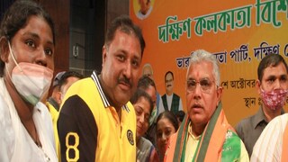 দিলীপ ঘোষের সঙ্গে অনির্বাণ চট্টোপাধ্যায়৷ দিলীপ ঘোষের সঙ্গে অনির্বাণ চট্টোপাধ্যায়৷