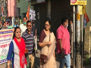 প্রচারে বসুন্ধরা গোস্বামী৷ 