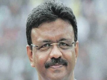 বাস নিয়ে কড়া পদক্ষেপের নির্দেশ ফিরহাদ হাকিমের  ফাইল চিত্র