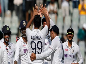 অনবদ্য বল করলেন অশ্বিন। নিলেন চারটি উইকেট