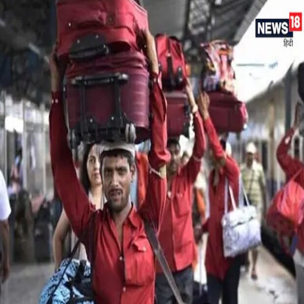 কীভাবে কাটবেন টিকিট? যাত্রার আগের দিন সকাল ১০ টায় AC ক্লাস (1A,2A, 3A, EC) ও সকাল ১১ টা থেকে নন AC ক্লাসের (SL, CC) তৎকাল টিকিট বিক্রি শুরু হয়। এই সময় টিকিট বুকিং করতে হবে। যত দ্রুত টিকিট বুকিংয়ের প্রক্রিয়া শেষ করতে পারবেন তত কনফার্ম টিকিট পাওয়ার সম্ভাবনা বেড়ে যাবে।