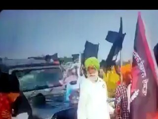 লখিমপুরের ঘটনার পর ভাইরাল হওয়া ভিডিও-র দৃশ্য৷ 