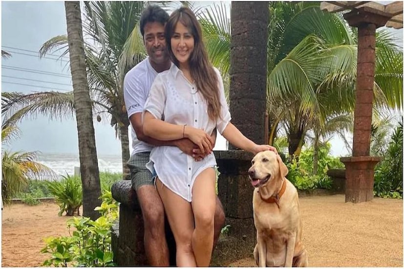 #কলকাতা: কিম শর্মা (Kim Sharma) আর লিয়েন্ডার পেজ (Leander Paes)(Leander Paes) ডেটিংয়ের খবর লম্বা সময় থেকে আলোচনায়৷ দু তরফই আর গসিপের সম্ভবনা না রেখে একেবারে কনফার্ম করে দিয়েছেন যে তাঁরা প্রেম করছেন৷ এখন নিজেদের প্রেমের ছবিও আর রাখঢাক করছেন না তাঁরা৷ বলিউডের অভিনেত্রী কিম শর্মা নিজের অফিসিয়াল সোশ্যাল হ্যান্ডেলে তাঁর বয়ফ্রেন্ডের সঙ্গে ঘন ঘন প্রেমের ছবি পোস্ট করলেন স্টোরিতে৷