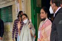 উৎসবের মেজাজে নির্বাচন, ভোট দিয়ে বললেন মমতা, পুলিশকে দিলেন দরাজ সার্টিফিকেট উৎসবের মেজাজে নির্বাচন, ভোট দিয়ে বললেন মমতা, পুলিশকে দিলেন দরাজ সার্টিফিকেট