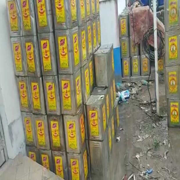 সর্ষের তেল পাক্কি ঘানি – প্রতি টিন ২,২৪৫-২,৩০০ টাকা সর্ষের তেল কাচ্চি ঘানি – প্রতি টিন ২,৪৪৫-২,২৫০ টাকা তিল তেল মিল ডেলিভারি – ১৭,০০০-১৮,৫০০ টাকা প্রতি কুইন্টাল সয়াবিন অয়েল মিল ডেলিভারি দিল্লি – ১৬,৪০০ টাকা প্রতি কুইন্টাল সয়াবিন মিল ডেলিভারি ইন্দোর – প্রতি কুইন্টাল ১৬,০০০ টাকা