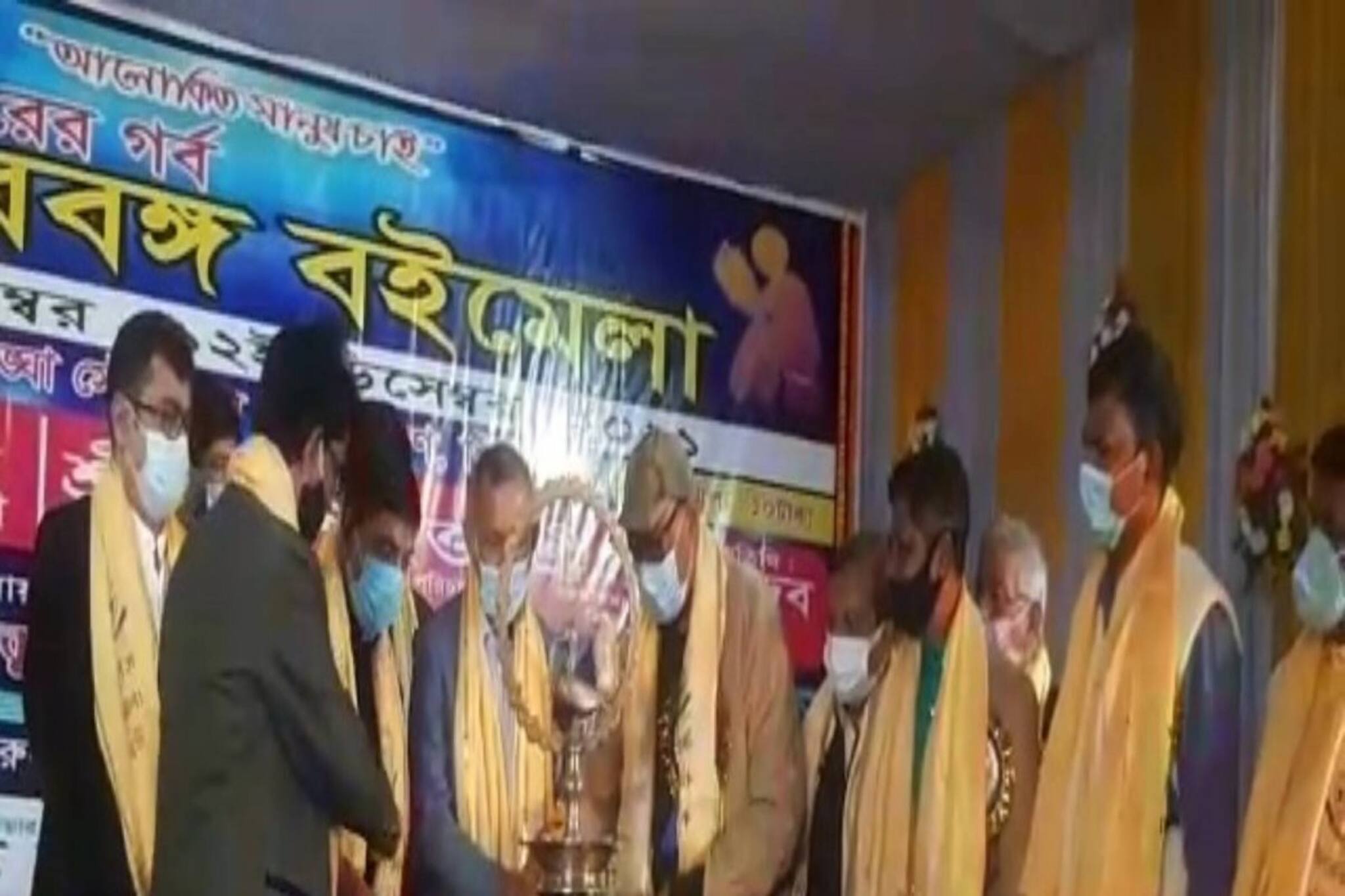 দার্জিলিং নিয়ে নতুন ওয়েবসিরিজ, উত্তরবঙ্গ বইমেলা উদ্বোধনে এসে জানান অঞ্জন দত্ত