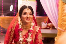 সামর্থ্য সত্ত্বেও বর্জন সোনা, নিজের খরচে বিয়ে করলেন বাবা-মায়ের একমাত্র মেয়ে