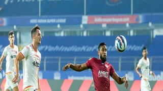 ইস্টবেঙ্গলের জালে প্রথম বল জড়ালেন সুহের
