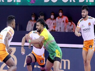 পাটনা পাইরেটস বনাম পুনেরি পল্টন ম্যাচের লড়াই