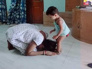 Watch viral video of how a mother teaching her child to  show respect elder in bengali manner-Photo Courtesy- Facebook/Video Grab 