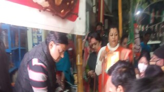 ভোট প্রচারের ফাঁকে চায়ের দোকানে বিজেপি রাজ্য সভাপতি৷ 