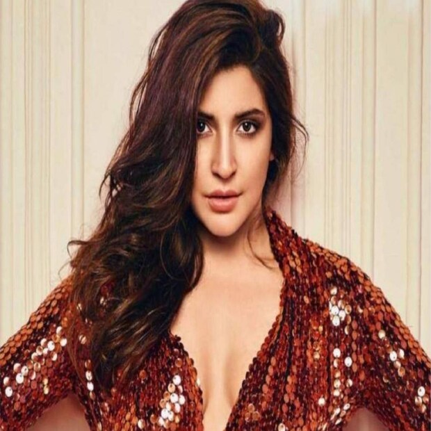 অনুষ্কা (Anushka Sharma) সোশ্যাল মিডিয়ায় অত্যন্ত সক্রিয় ৷ বিভিন্ন সময়ের নানান সৌন্দর্যের জন্যই সোশ্যাল মিডিয়ায় তিনি এত পছন্দের ৷  ফাইল ছবি ৷