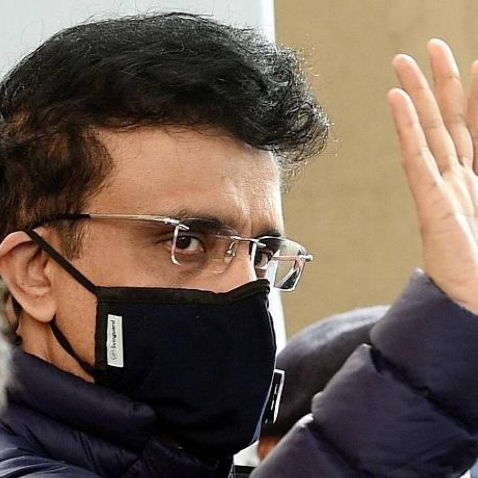 শুক্রবার বিকেল নাগাদ কল্যাণী থেকে রিপোর্ট আসবে। তার পরই জানা যাবে, সৌরভ আদৌ ওমিক্রনে আক্রান্ত কি না! সেই রিপোর্ট পাওয়ার পরই চিকিত্সকরা পরবর্তী সিদ্ধান্ত নেবেন।
