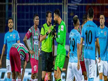 মুম্বই ম্যাচে রেফারির দিকে আঙুল তুলেছিল এটিকে মোহনবাগান
