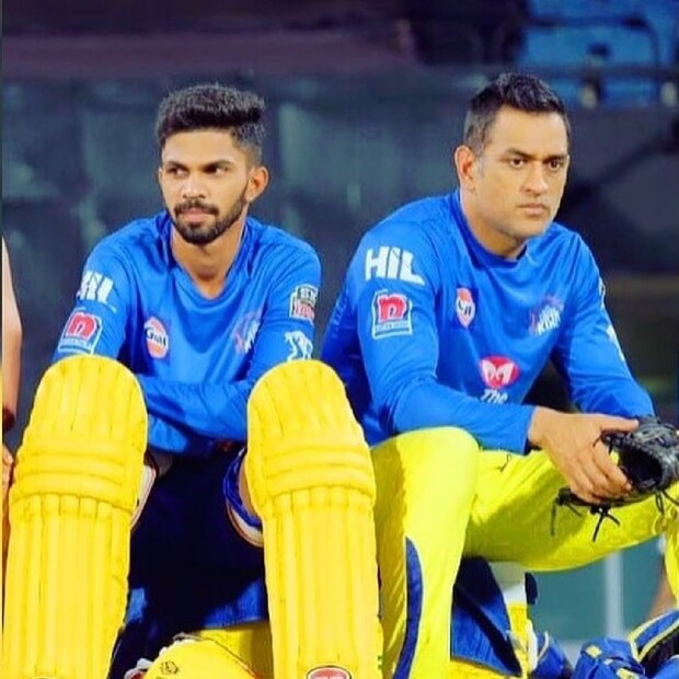 ২০২০ সালে নিলামে ঋতুরাজকে ৪০ লাখ টাকা বেস প্রাইজে দলে নিয়েছিল চেন্নাই। তার পর অনেক ম্যাচে তিনি চেন্নাইকে জয় এনে দিয়েছেন। সেই ঋতুরাজকে এবার চেন্নাই ৬ কোটি টাকা দিয়ে রিটেইন করেছে। 